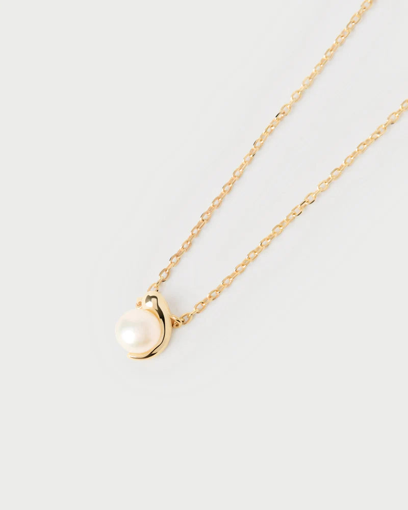 La perla necklace