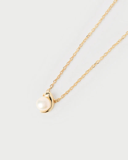 La perla necklace